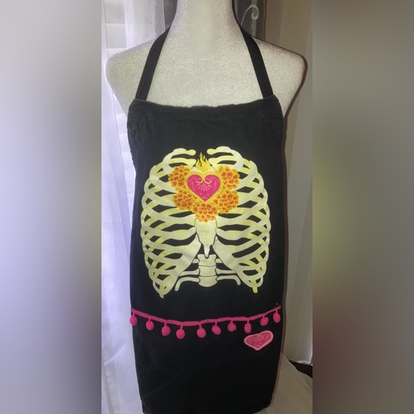 BBQ APRON SKELETON RIBCAGE SUGAR SKULLS FRONT POCKETS SIZE ADJUSTABLE GUC - Picture 6 of 11